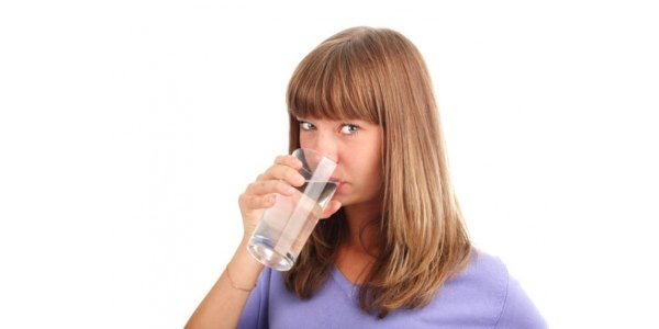 acqua beviamo con moderazione