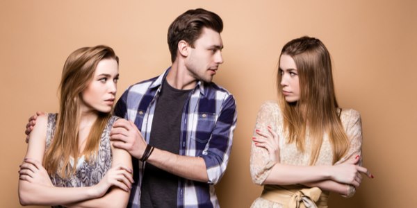 donne gelose vedono meno