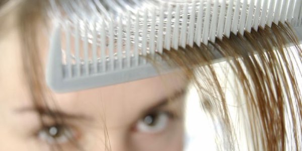 autunno rimedi naturali contro caduta capelli