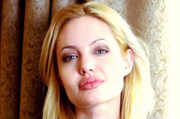 angelina jolie bionda
